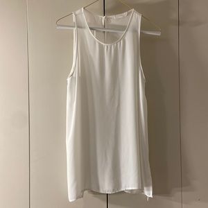 Lush Sleeveless Blouse‎